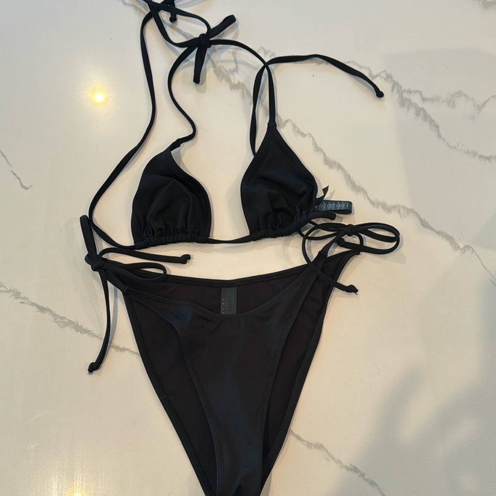 Skims bikini set
